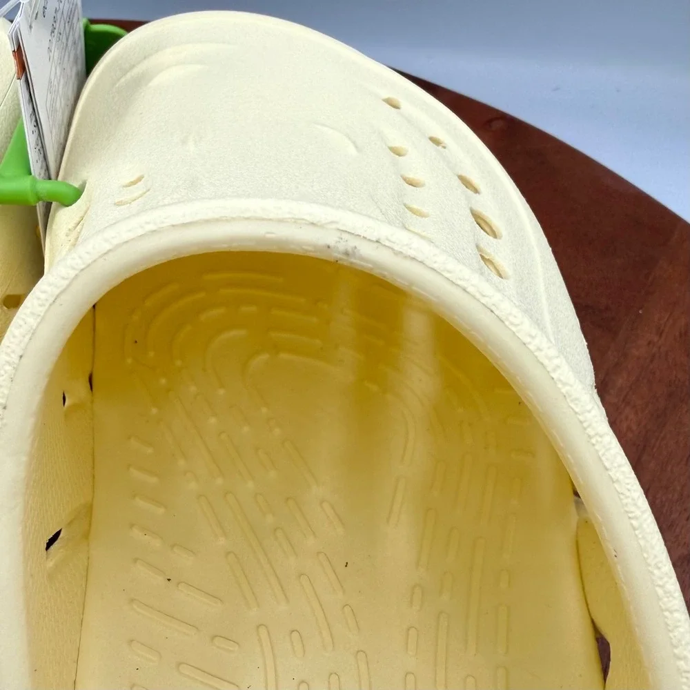 Crocs Echo Clog Buttercream Yellow Pastel‎ M 8/W 10 207937-760 Slip On Chunky
